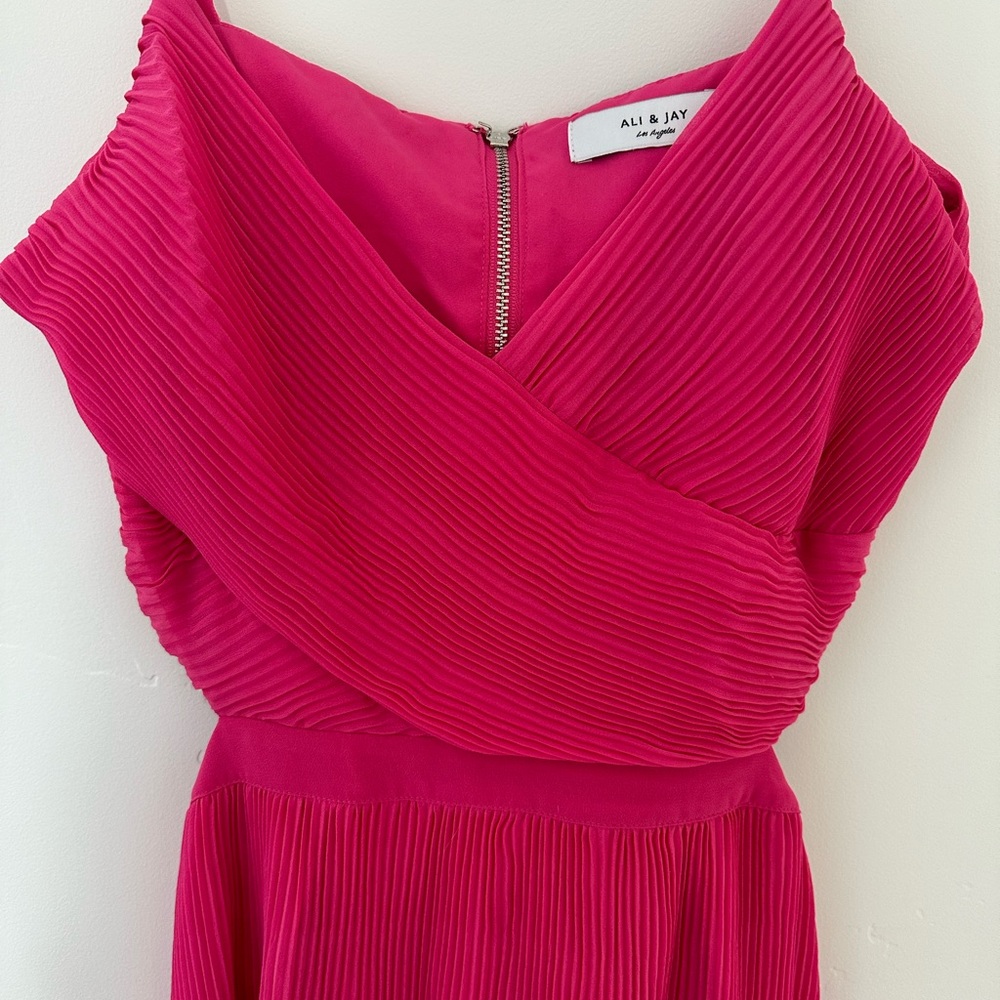 FUSCIA CUTOUT DRESS - Picture 4 of 5